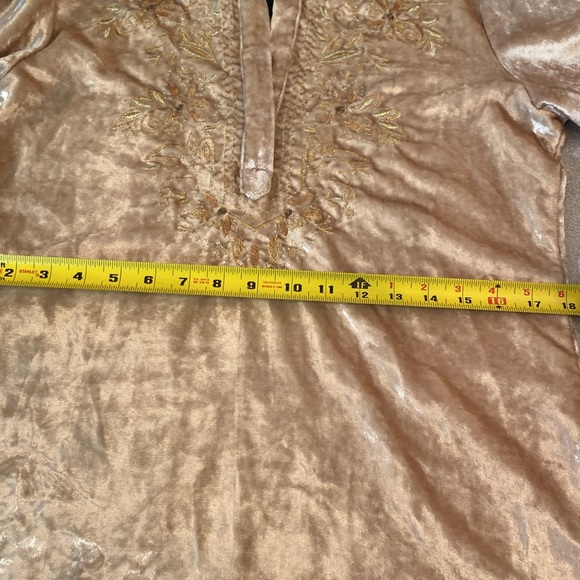 Studio by Liz Claiborne - Crushed Velvet top. Size S - Picture 11 of 12
